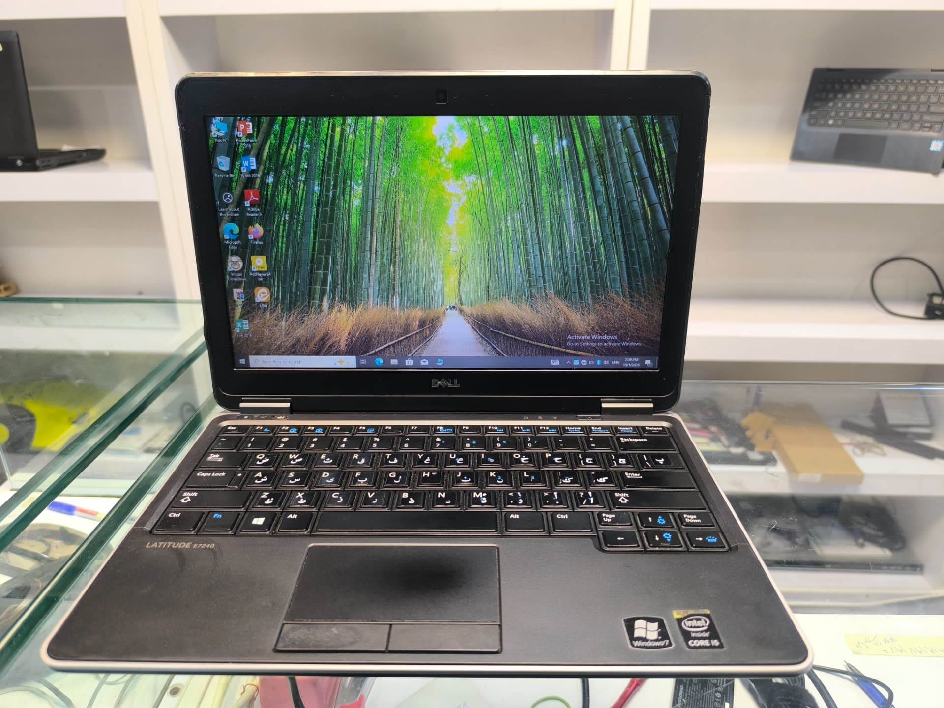 لپتاپ فوقسبک Dell Latitude E7240 - نمای اصلی